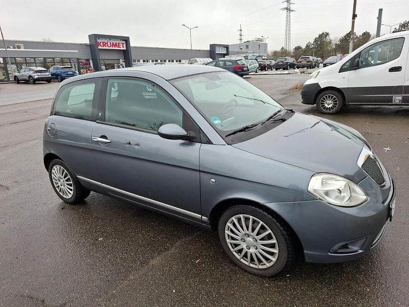 Gebraucht Lancia Ypsilon 95 PS (69 kW) 2009 Grau Kleinwagen