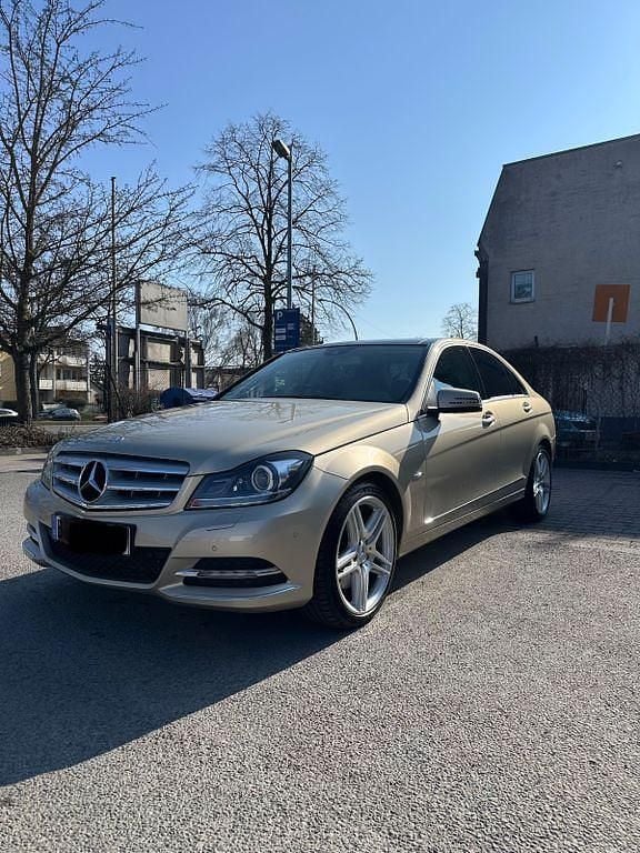 Gebraucht Mercedes C350 Elegance 306 PS (225 kW) 2012 Beige Limousine