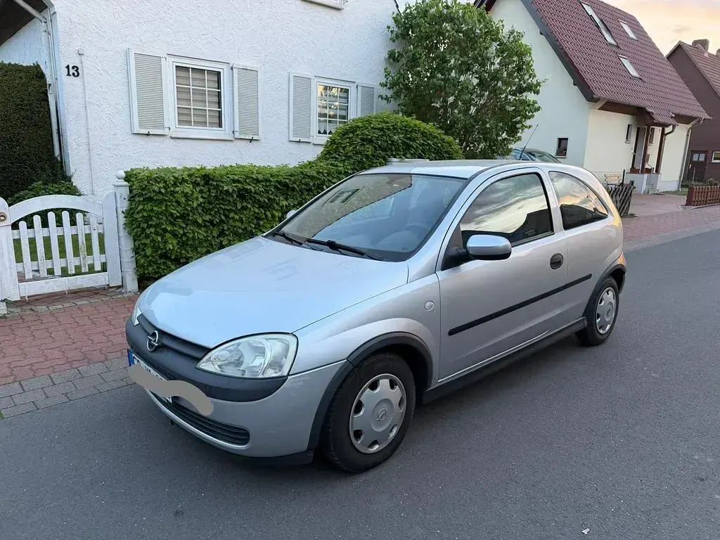 Używany Opel Corsa 75 KM (55 kW) 2002 Szary Hatchback