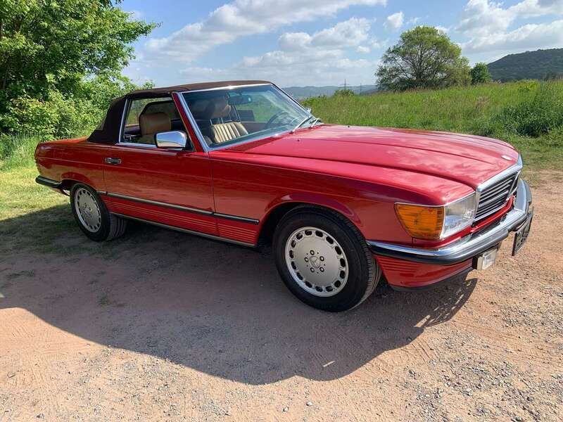 Rot Gebraucht 1987 Mercedes 560 Cabrio | 27.900 € - Bild 1/4