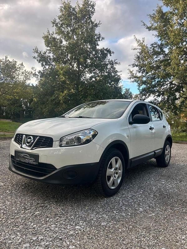 Weiß Gebraucht 2013 Nissan Qashqai Visia SUV | 5.990 € (Guter Preis) - Bild 1/4