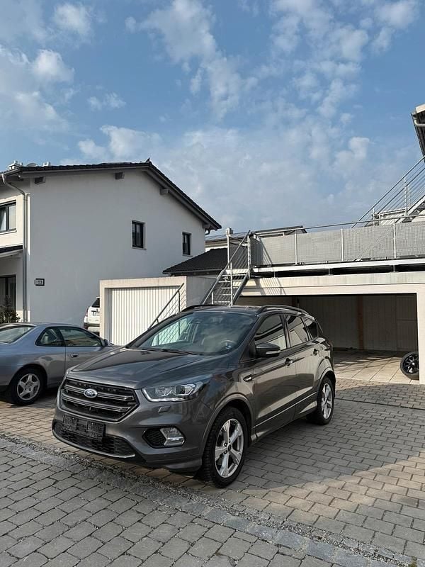 Gebraucht Ford Kuga ST-Line 175 PS (128 kW) 2019 Grau SUV