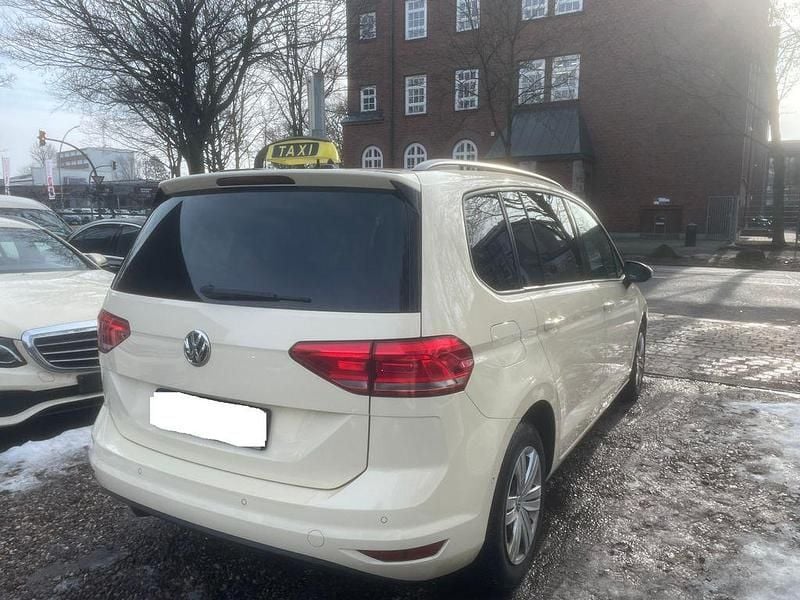 Gebraucht VW Touran 116 PS (85 kW) 2020 Beige Van / Kleinbus