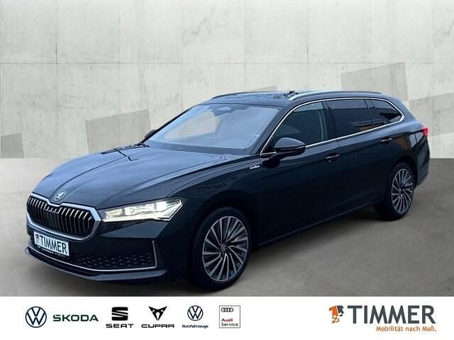 Ebony schwarz metallic Gebraucht 2024 Skoda Superb LAURIN & KLEMENT Kombi | 38.780 € - Bild 1/4