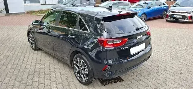 Gebraucht Kia Ceed 140 PS (102 kW) 2025 Schwarz Kleinwagen