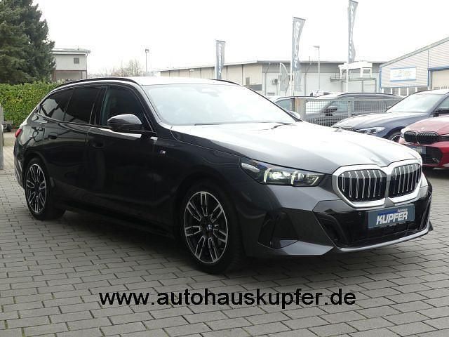 Gebraucht BMW 520 Performance 204 PS (150 kW) 2025 Grau Limousine