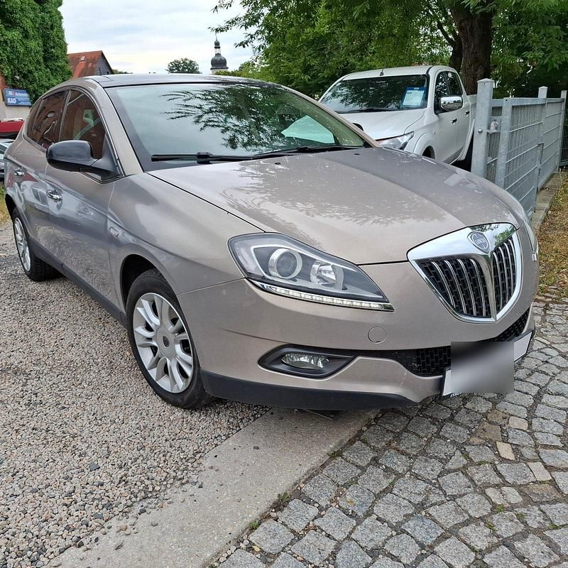 Gold Gebraucht 2009 Lancia Delta Kleinwagen | 4.750 € (Fairer Preis) - Bild 1/4