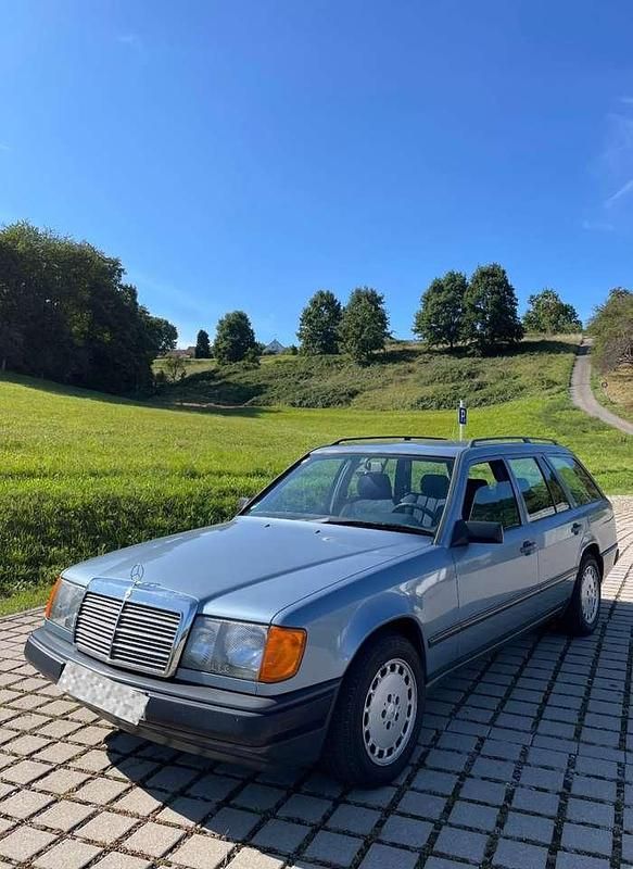 Gebraucht Mercedes 200 136 PS (100 kW) 1989 Blau Kombi