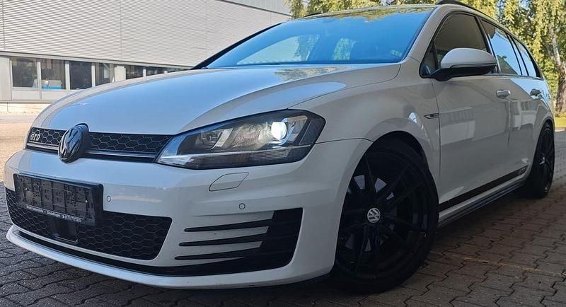 Weiß Gebraucht 2016 VW Golf VII Sport Kombi | 11.950 € (Guter Preis) - Bild 1/4