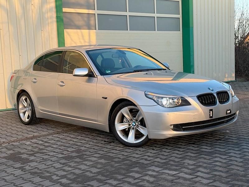 Gebraucht BMW 525 197 PS (144 kW) 2008 Silber Limousine