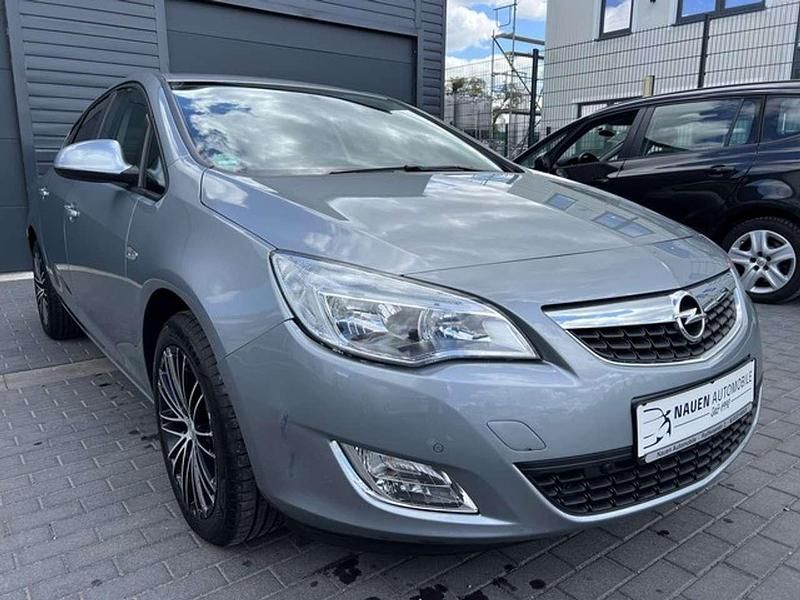 Gebraucht Opel Astra Design Edition 116 PS (85 kW) 2011 Grau Limousine