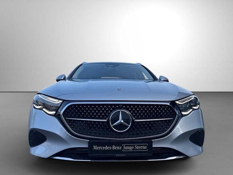 Gebraucht Mercedes E200 Avantgarde 204 PS (150 kW) 2024 Silber Kombi