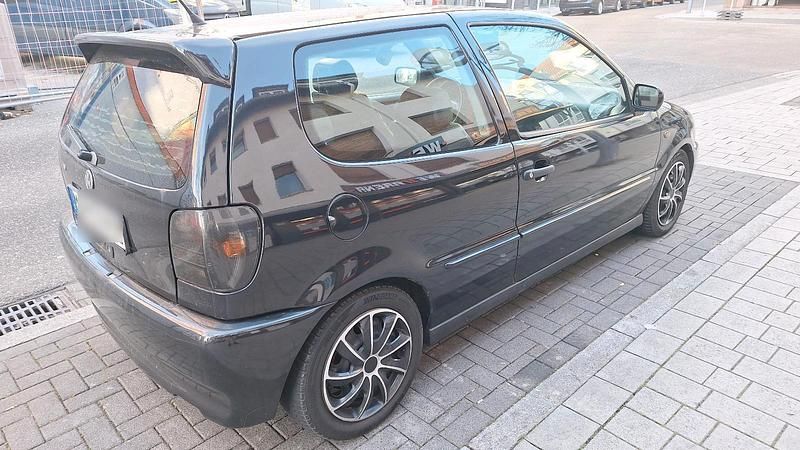 Schwarz Gebraucht 1999 VW Polo Kleinwagen | 2.500 € (Teuer) - Bild 1/4