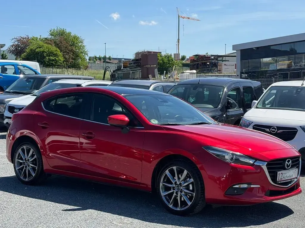 Gebraucht Mazda 3 Signature 120 PS (88 kW) 2019 Rot Limousine