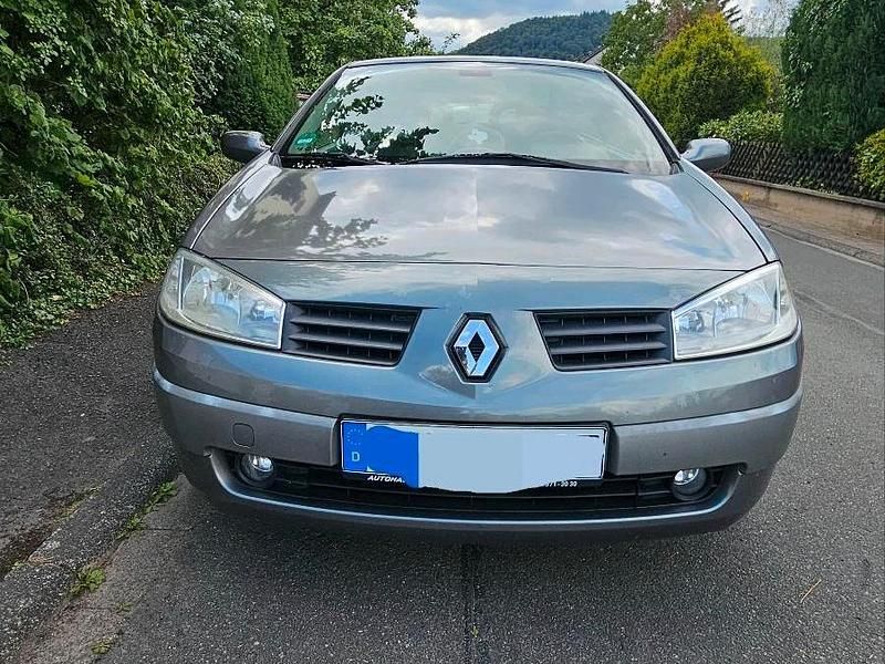 Grau Gebraucht 2005 Renault Mégane Cabriolet Cabrio | 3.999 € (Teuer) - Bild 1/4