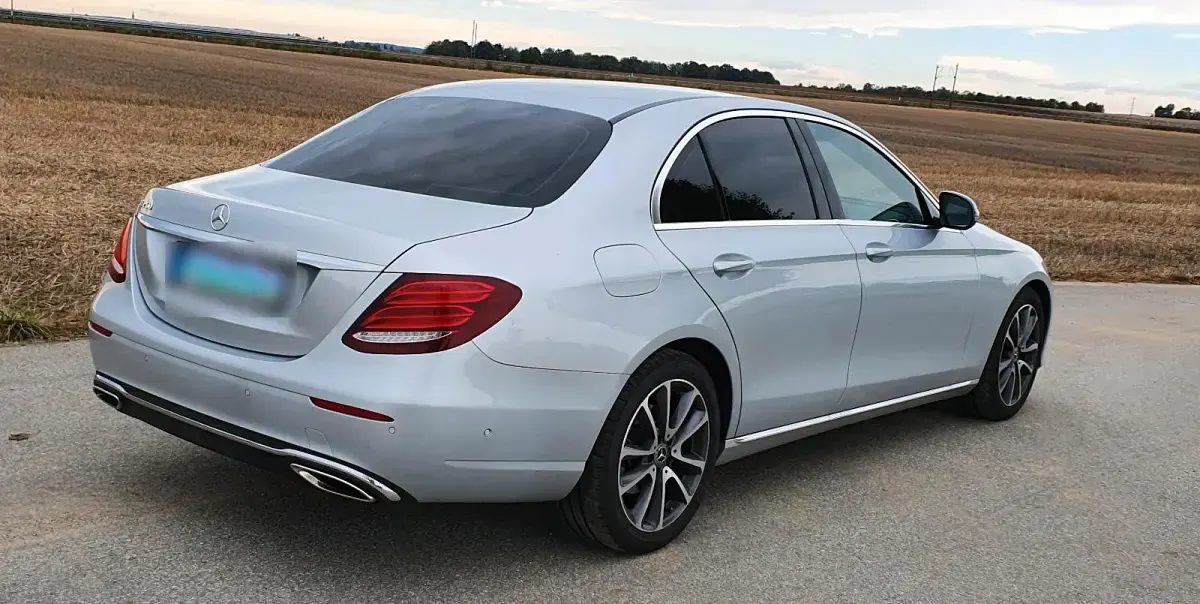 Gebraucht Mercedes E250 Avantgarde 211 PS (155 kW) 2018 Silber Limousine