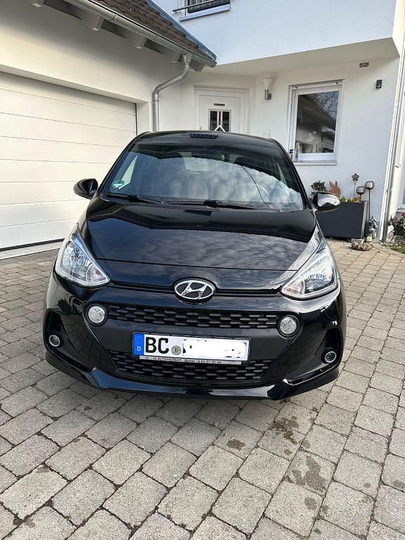 Gebraucht Hyundai i10 Passion Plus 87 PS (63 kW) 2018 Schwarz Kleinwagen