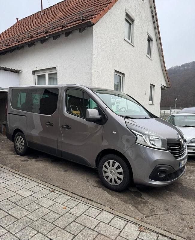 Gebraucht Renault Traffic 145 PS (106 kW) 2017 Grau Van / Kleinbus