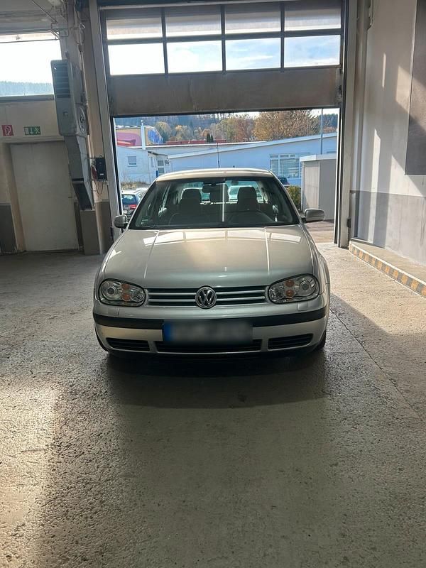 Silber Gebraucht 2003 VW Golf Limousine | 1.900 € (Guter Preis) - Bild 1/4