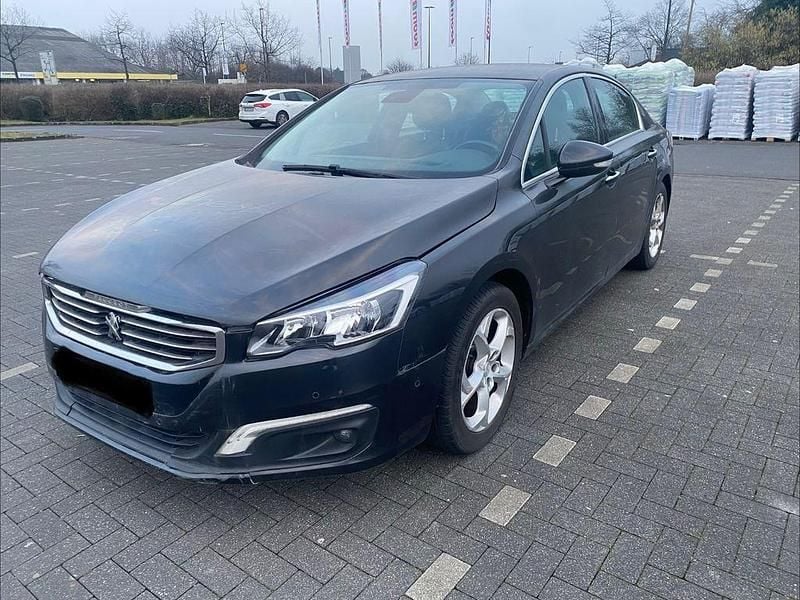 Gebraucht Peugeot 508 Allure 120 PS (88 kW) 2018 Schwarz Limousine
