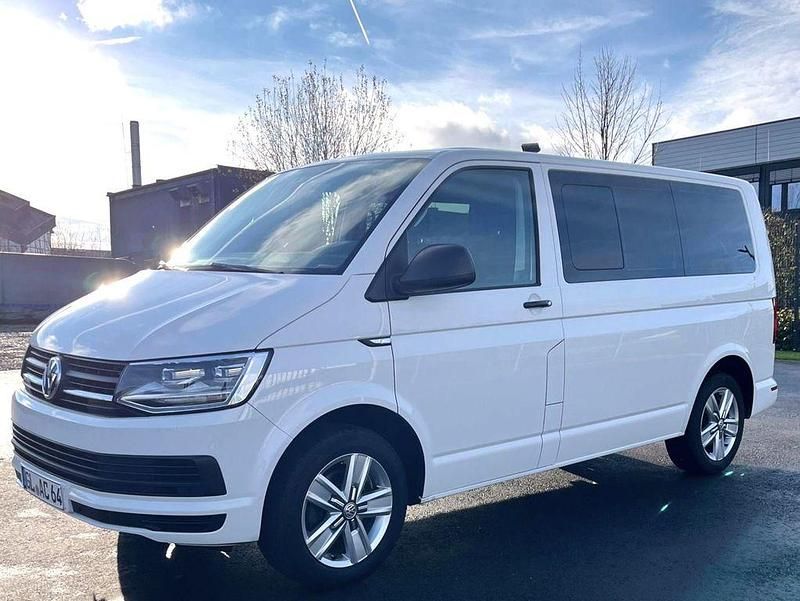 Weiß Gebraucht 2019 VW Multivan Trendline Van | 32.950 € (Guter Preis) - Bild 1/4