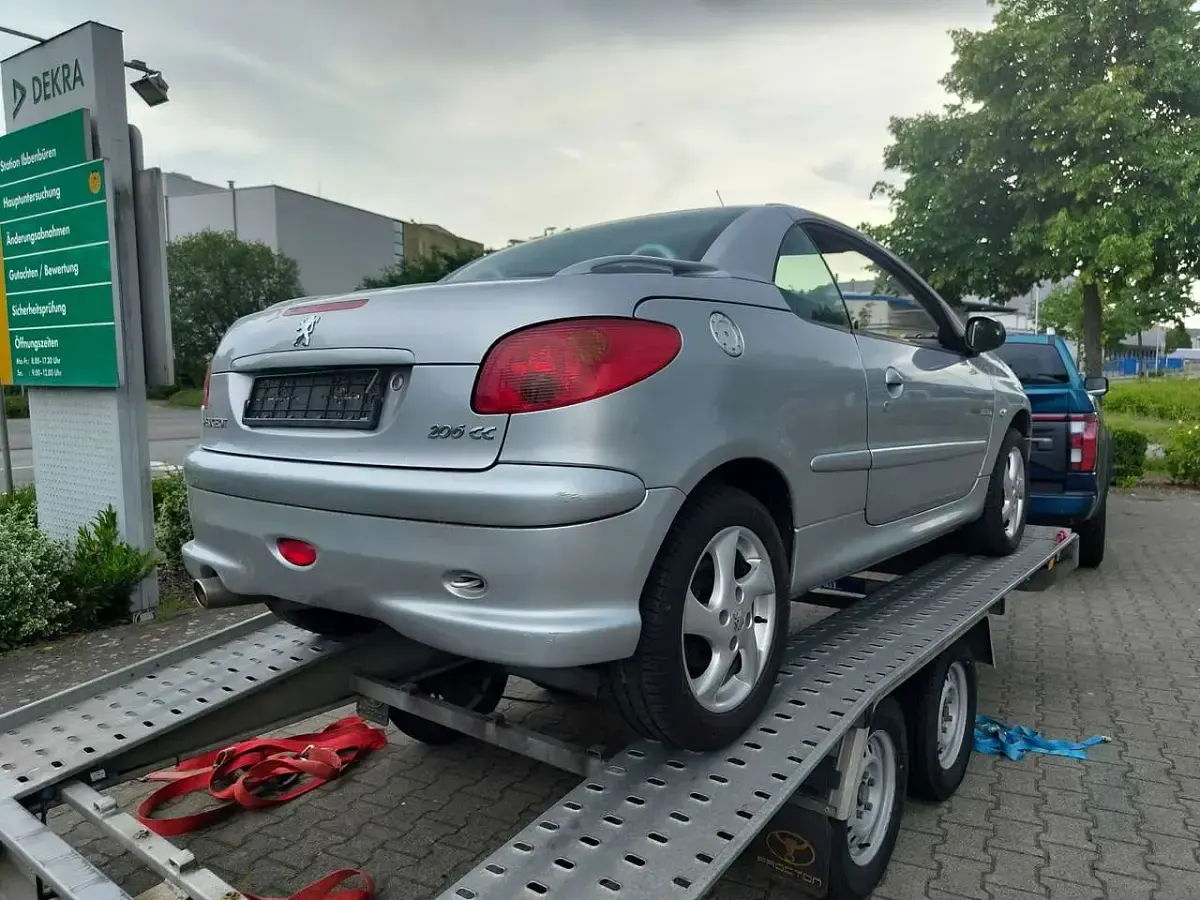 Gebraucht Peugeot 206 CC Quiksilver 109 PS (80 kW) 2005 Silber Cabrio