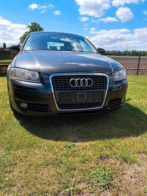Grau Gebraucht 2006 Audi A3 Limousine | 1.100 € (Superpreis) - Bild 1/4