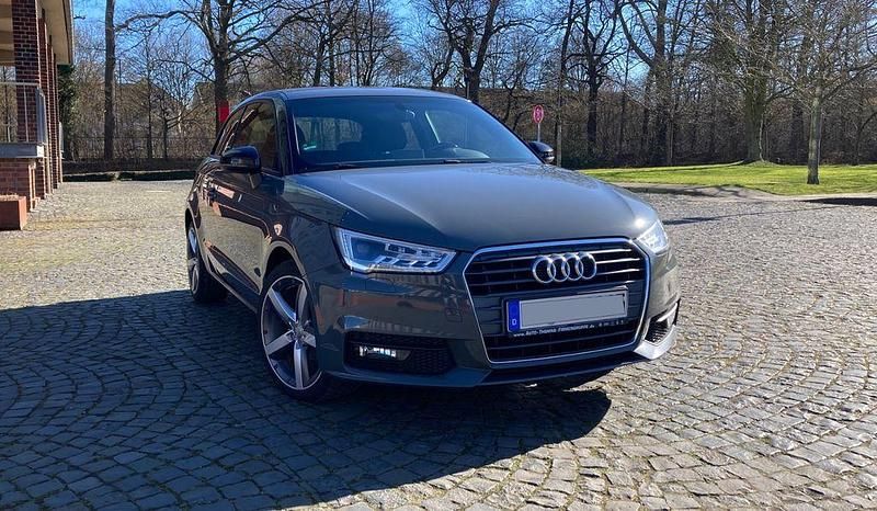 Gebraucht Audi A1 95 PS (69 kW) 2016 Grau Kleinwagen