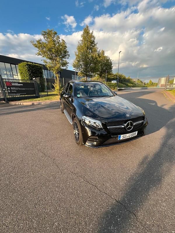 Schwarz Gebraucht 2018 Mercedes GLC43 AMG AMG SUV | 29.999 € (Superpreis) - Bild 1/3