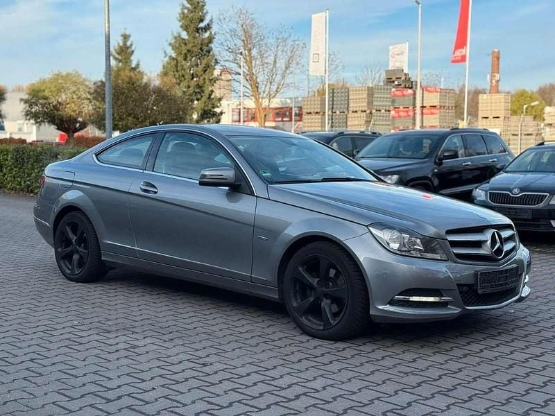 Silber Gebraucht 2011 Mercedes C180 Coupé | 9.500 € (Fairer Preis) - Bild 1/2