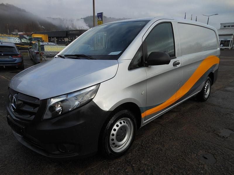 Gebraucht Mercedes Vito 102 PS (75 kW) 2020 Silber Van