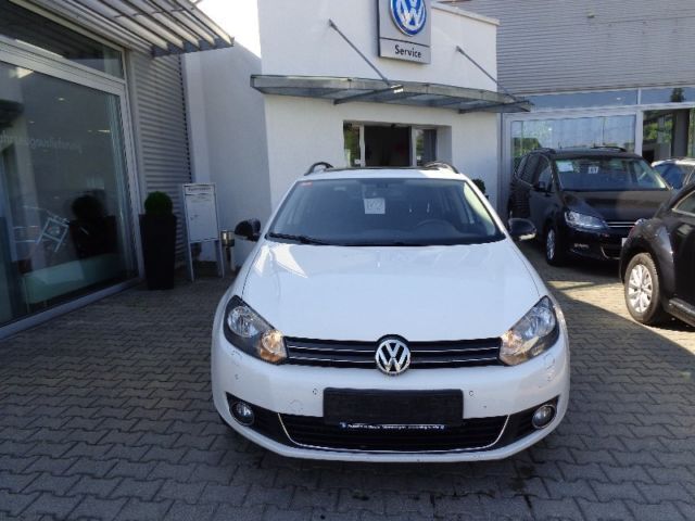 Gebraucht VW Golf VII Style 105 PS (77 kW) 2012 Weiß Kombi
