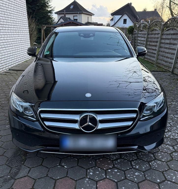Gebraucht Mercedes E350 Avantgarde 258 PS (189 kW) 2016 Schwarz Limousine