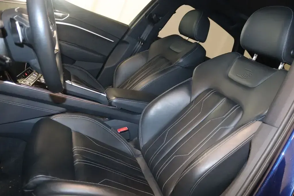 Gebraucht Audi e-tron Sportback S-Line 230 kW (313 PS) 2020 Navarrablau metallic SUV