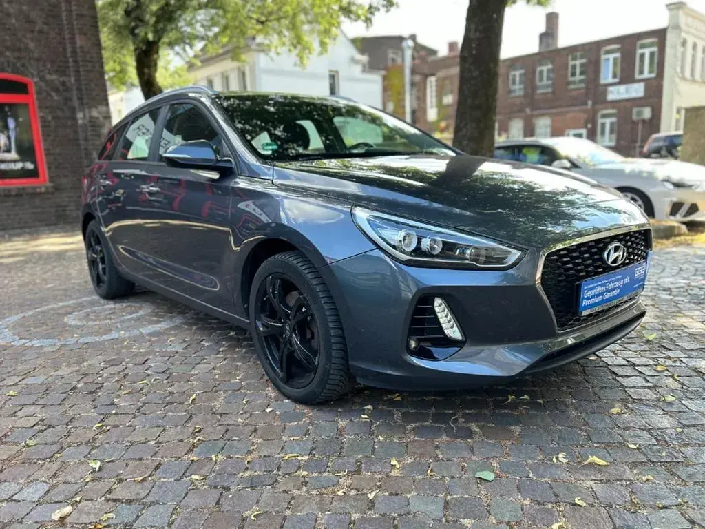 Gebraucht Hyundai i30 Trend 136 PS (100 kW) 2017 Grau Kombi