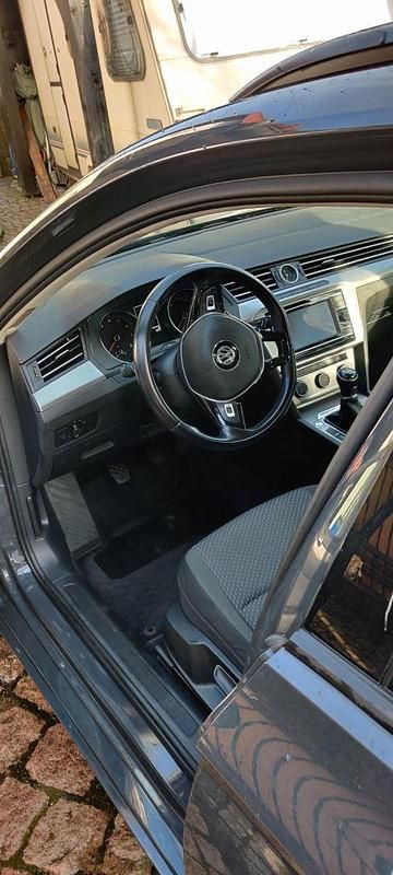 Gebraucht VW Passat Trendline 125 PS (91 kW) 2018 Grau Kombi