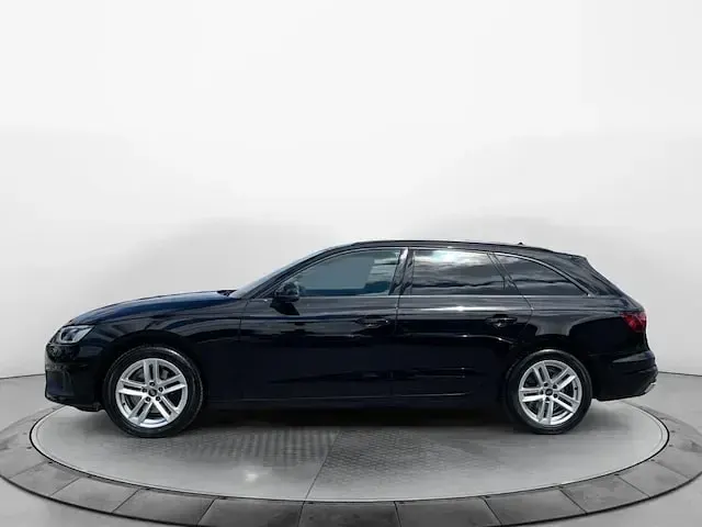 Gebraucht Audi A4 Ambiente 164 PS (120 kW) 2023 Brillantschwarz Kombi