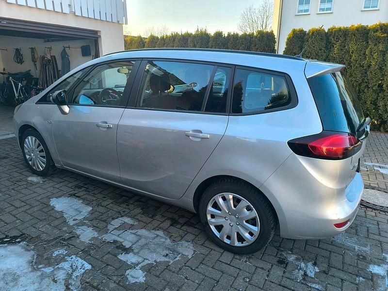 Gebraucht Opel Zafira 170 PS (125 kW) 2014 Silber Van / Kleinbus