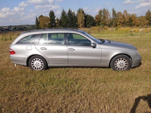 Gebraucht Mercedes E320 Elegance 204 PS (150 kW) 2004 Silber Kombi