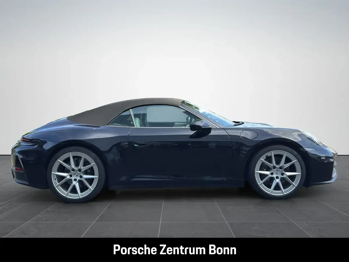 Gebraucht Porsche 911 Carrera Cabriolet 394 PS (289 kW) 2025 Schwarz Cabrio