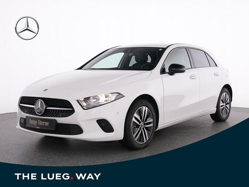 Unilack polarweiß Gebraucht 2022 Mercedes A250 Progressive Limousine | 25.499 € (Guter Preis) - Bild 1/4