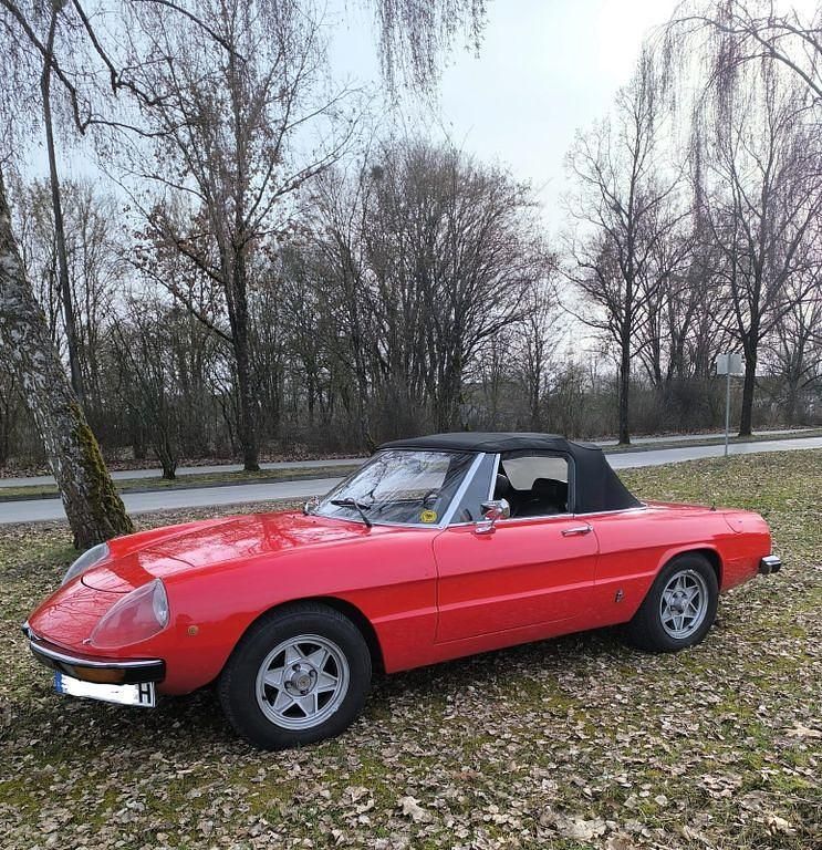 Gebraucht Alfa Romeo Spider 103 PS (75 kW) 1976 Rot Cabrio