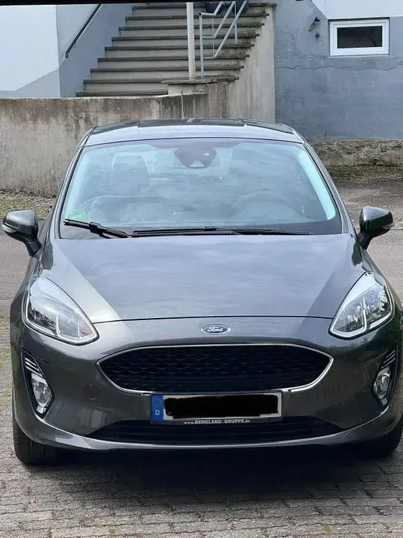 Gebraucht Ford Fiesta Cool & Connect 86 PS (63 kW) 2017 Grau Kleinwagen