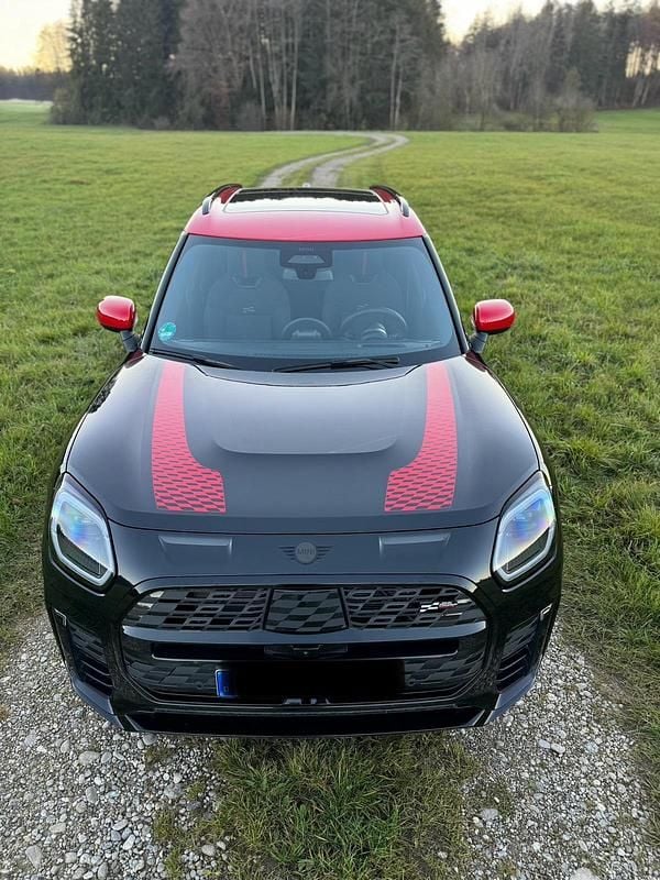 Schwarz Gebraucht 2024 Mini Countryman SUV | 38.000 € (Superpreis) - Bild 1/4