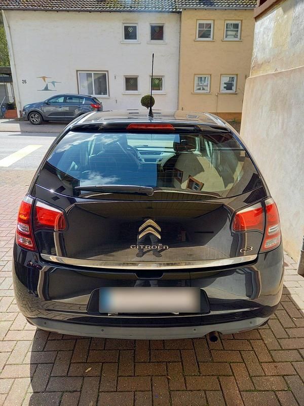 Gebraucht Citroën C3 SELECTION 82 PS (60 kW) 2013 Schwarz Kleinwagen