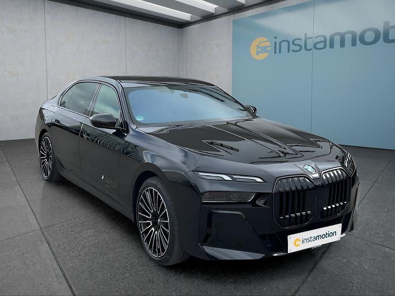 Gebraucht BMW 740 M Sport 299 PS (219 kW) 2025 Schwarz Limousine