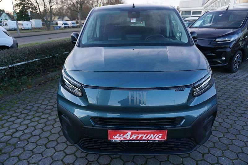 Neu Fiat Doblò 102 PS (75 kW) 2025 Blau Van / Kleinbus