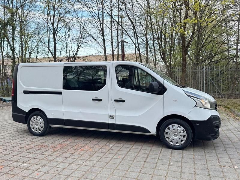 Gebraucht Renault Trafic 116 PS (85 kW) 2016 Weiß Van / Kleinbus