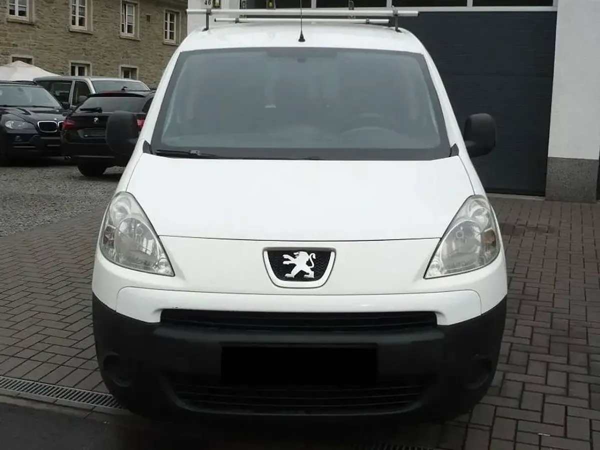Gebraucht Peugeot Partner 75 PS (55 kW) 2009 Weiß Van / Kleinbus