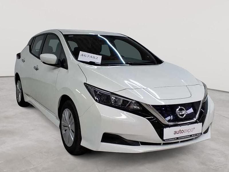 Gebraucht Nissan Leaf 110 kW (150 PS) 2022 Arctic solid white Kleinwagen